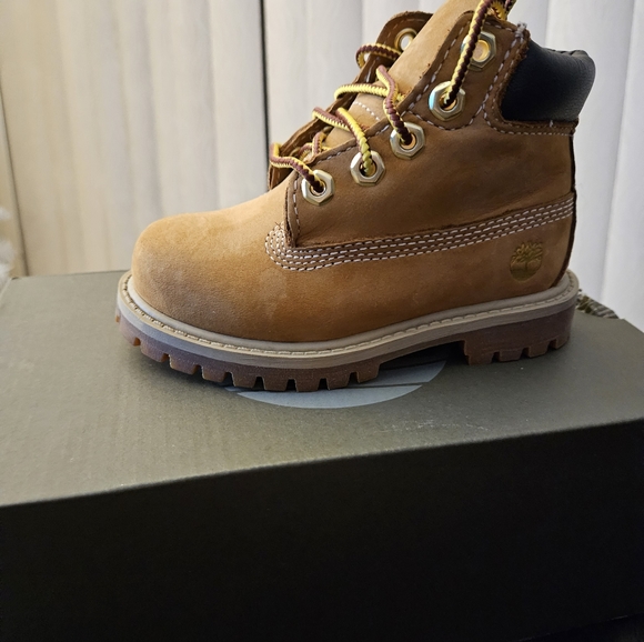 Timberland Waterproof Wheat boots 7 toddler - Picture 2 of 3